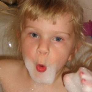 Meet your Posher, Chloe